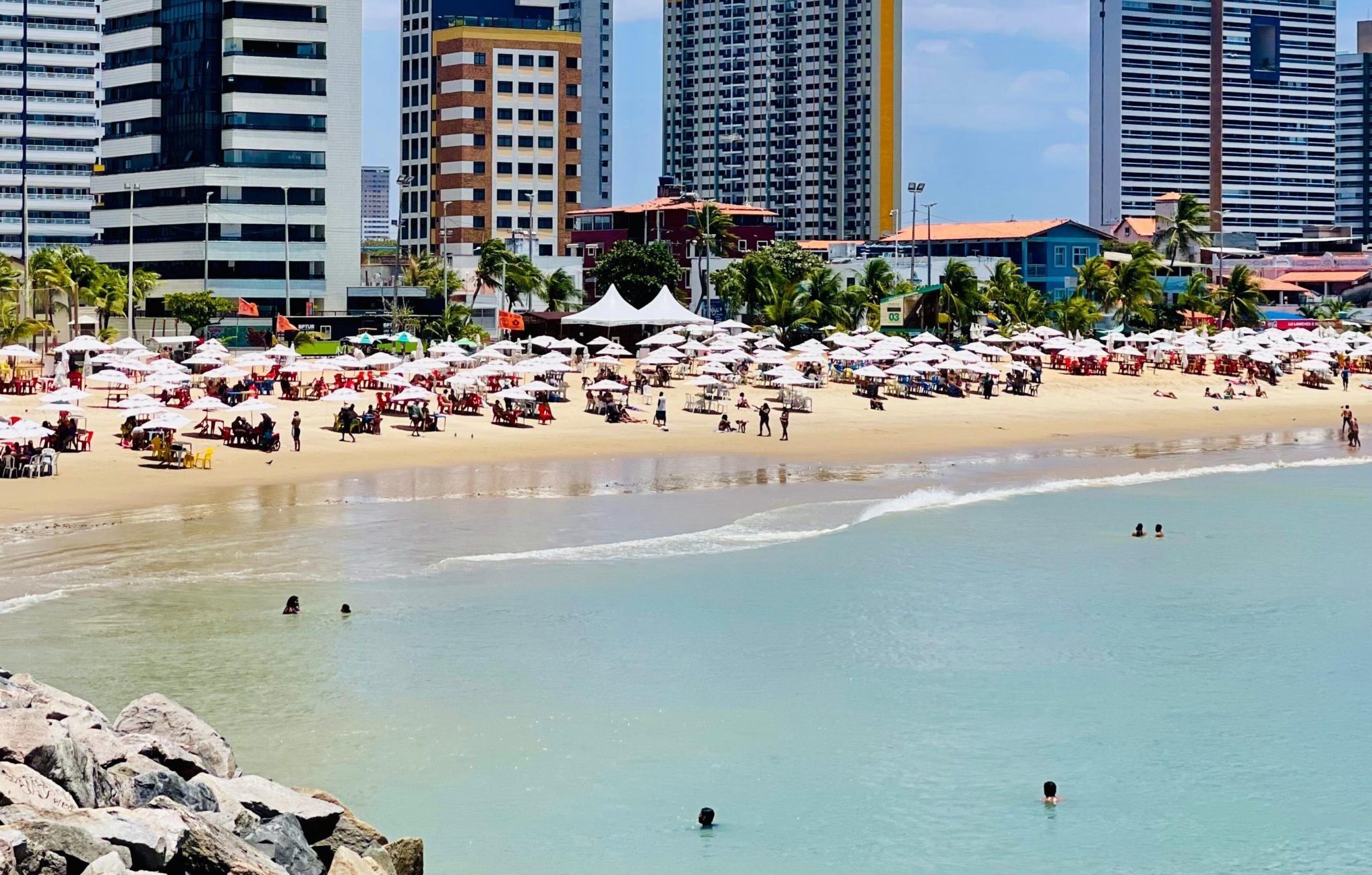 SUA POUSADA PÉ NA AREIA EM FORTALEZA